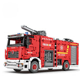 Camion de pompiers en briques rouges, canon à eau sur le toit et logo Fire-Engine