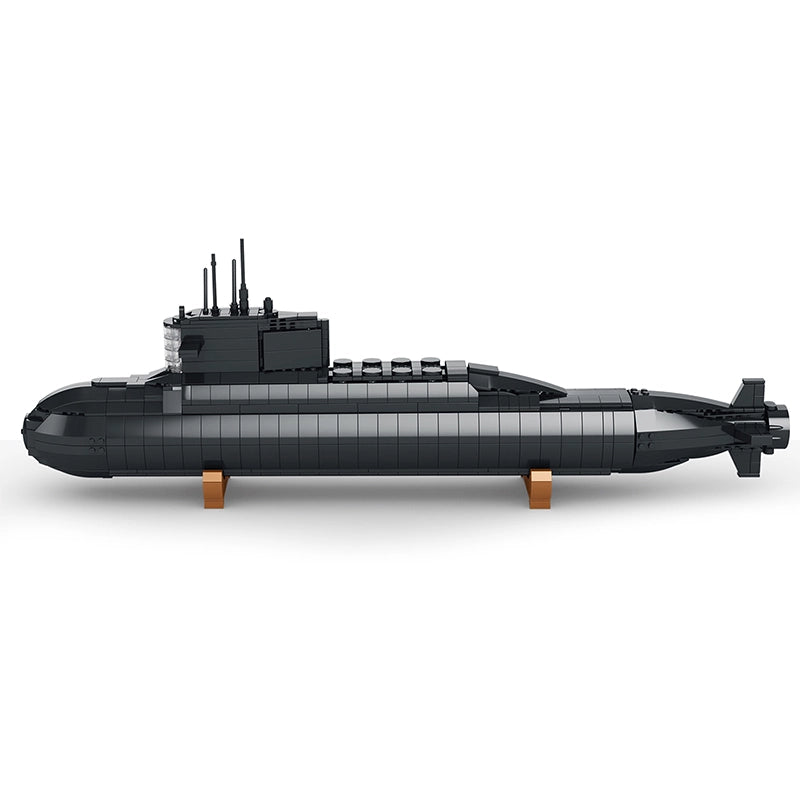 Sous-marin nucléaire en briques Reobrix, vue de côté, hélices et gouvernail à l’arrière